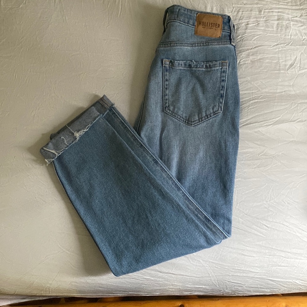 hollister ultra high rise mom jeans